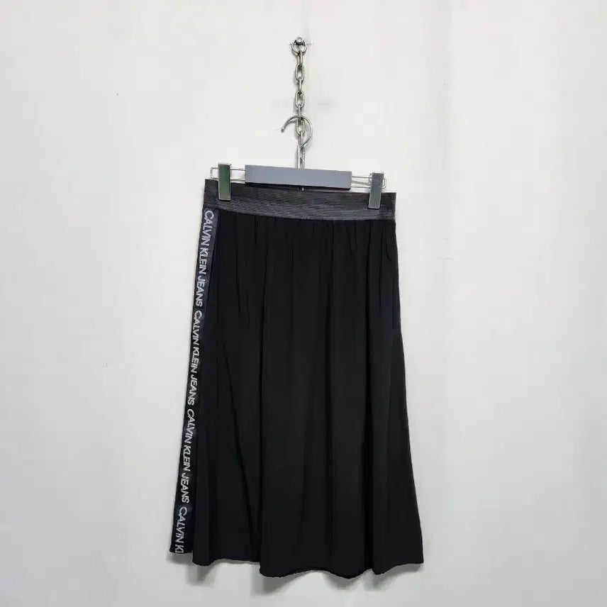 [BUNJANG] Calvin Klein Black Logo Banding Skirt / 캘빈클라인진 블랙 로고 밴딩 스커트