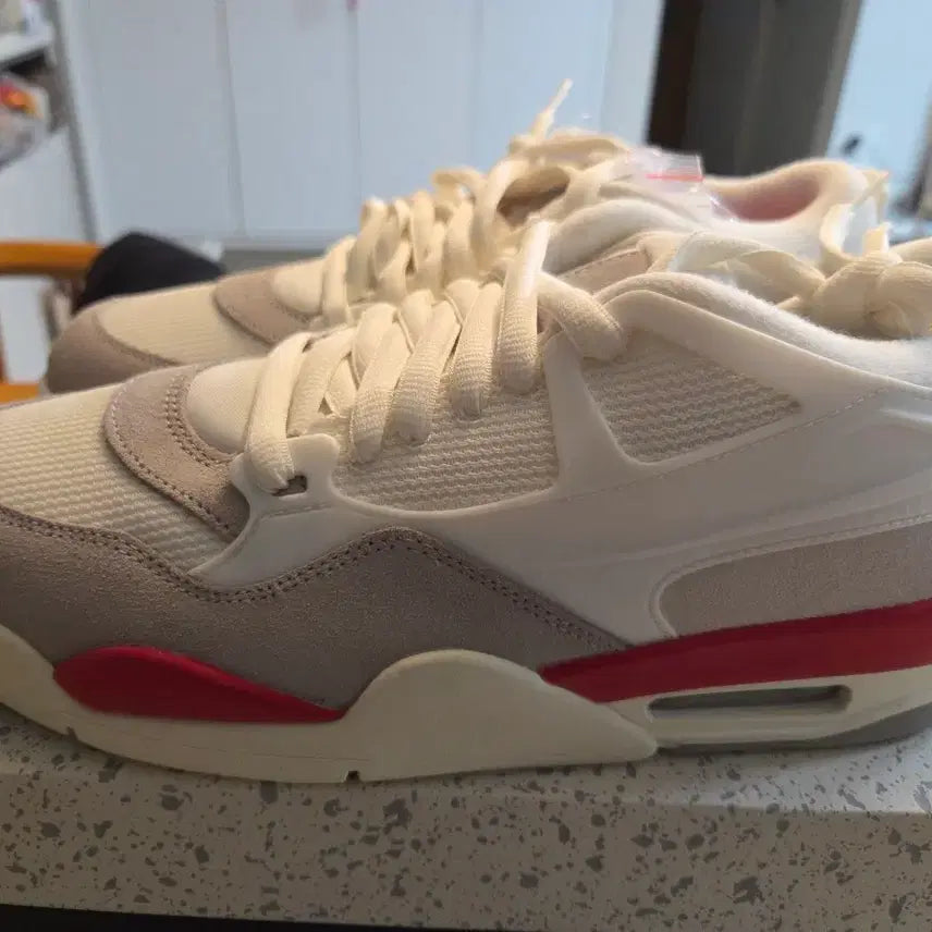 [BUNJANG] Nike Air Jordan 4 RM V2 Sneakers (HF8126-100) - 280mm / 나이키 에어 조던 4 RM V2  280mm 새제품