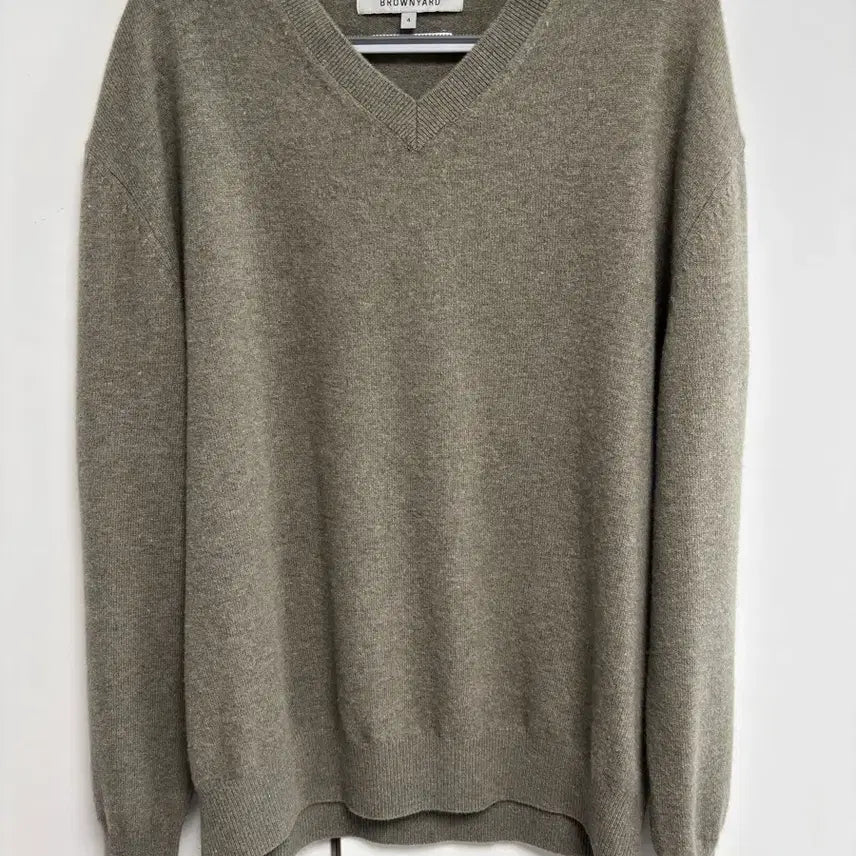[BUNJANG] Brownbread V-Neck Knit Olive Grey / 브라운야드 브이넥니트 올리브그레이