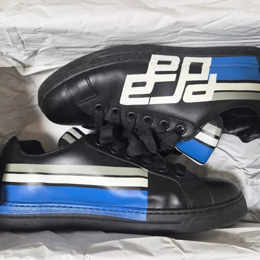 [BUNJANG] Prada Black Calfskin Leather Sneakers / 프라다 블랙 레더 스니커즈 260