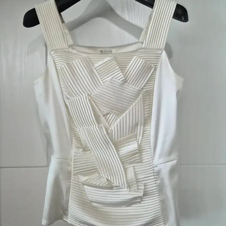 [BUNJANG] SSolezia White Sleeveless Blouse / S solezia 블라우스