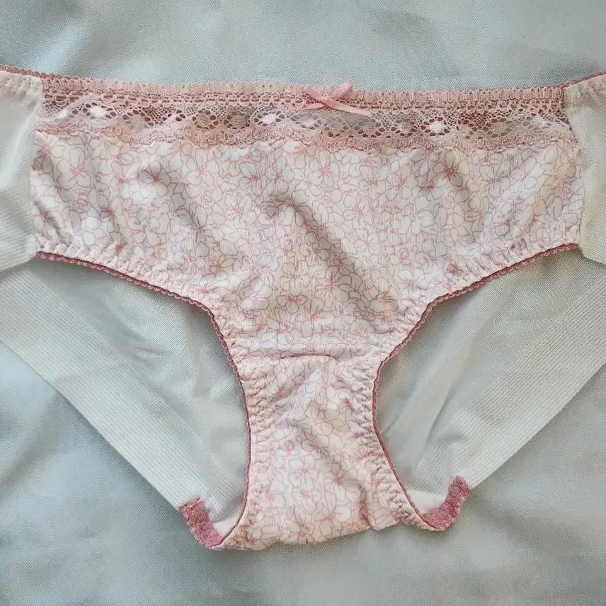 [BUNJANG] Pink Flower Women's Panties - Used / 핑크 플라워 여성팬티 - 중고