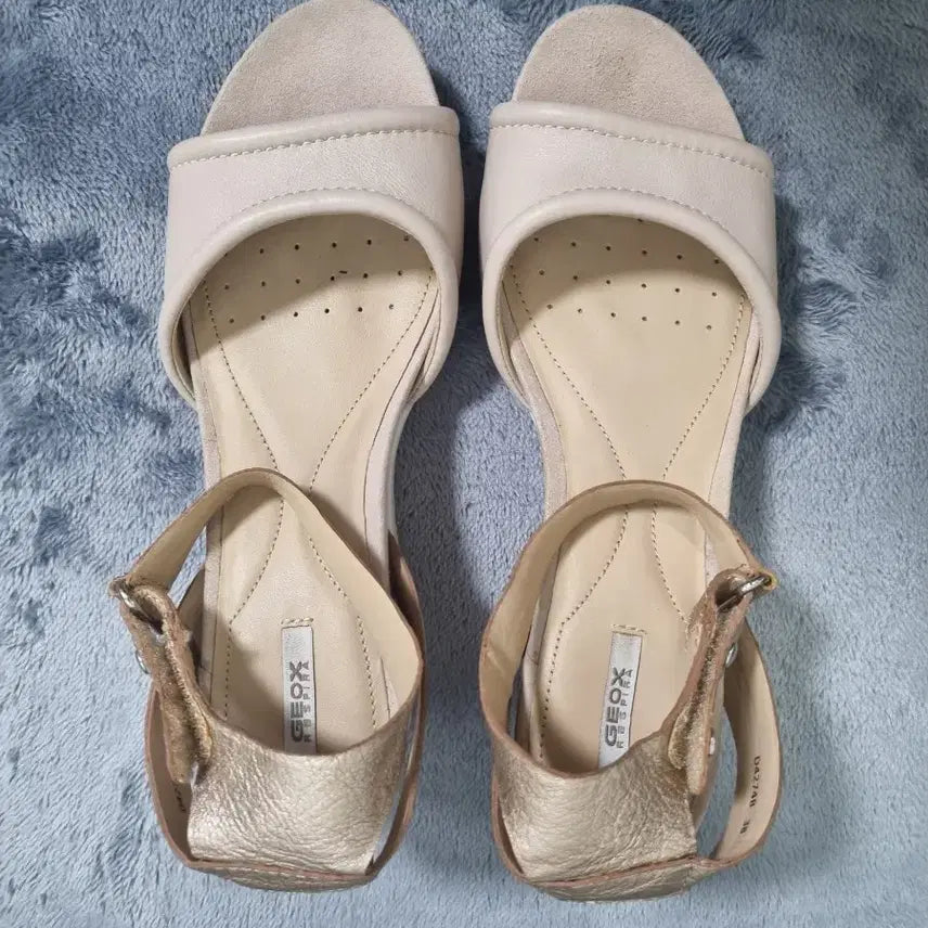 [BUNJANG] Geox Beige & Gold Wedge Sandals (7cm Heel) / 제옥스 샌들 웨지샌들