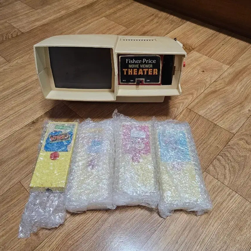[BUNJANG] Fisher-Price Movie Viewer Theater with 4 Film Packs (Sesame Street, Disney) / 피셔프라이스 무비 뷰어 씨어터+팩 4개(세서미 스트리트, 디즈니)