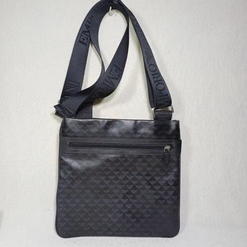 [BUNJANG] Emporio Armani Messenger Bag Crossbody Bag / 엠포리오 아르마니 메신저백 크로스백