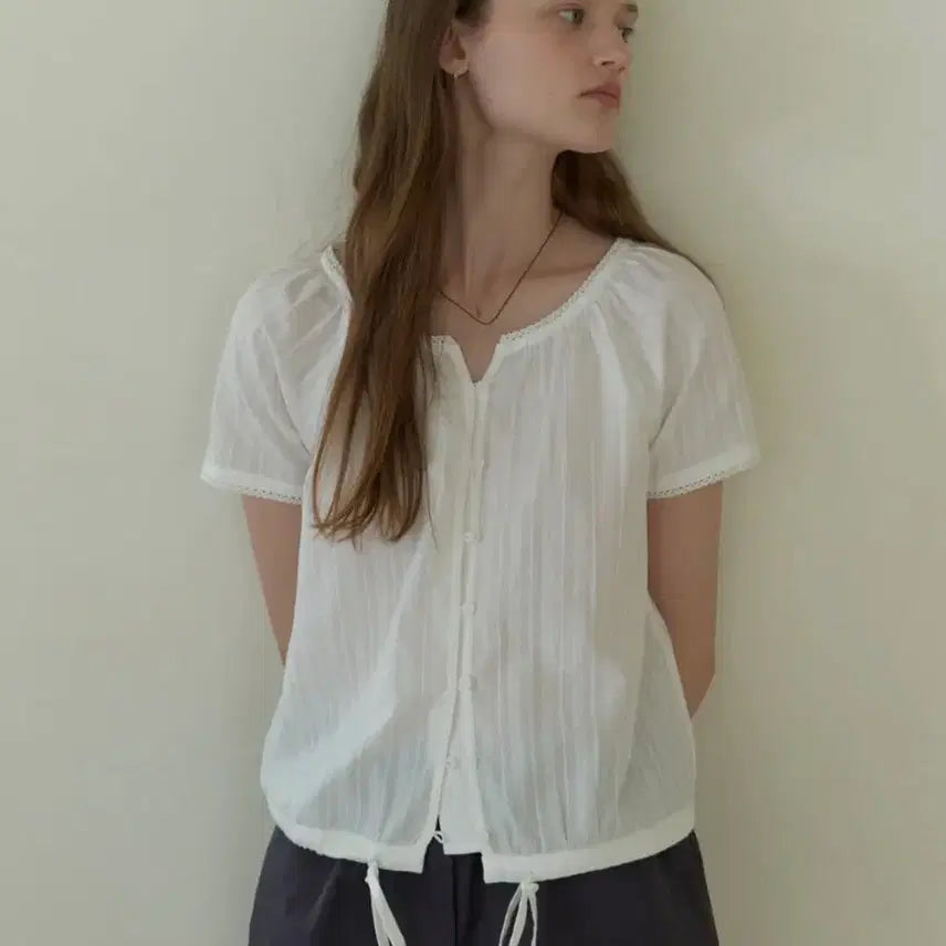 [BUNJANG] DUMMY TONE Foliage Half Blouse / 더미튼 블라우스 Foliage half blouse