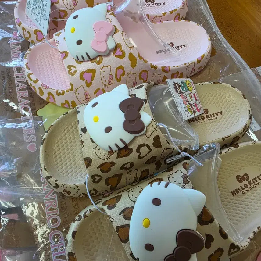 [BUNJANG] Sanrio Hello Kitty Leopard Print Slippers (240) / 산리오 키티 호피 슬리퍼 240 새상품