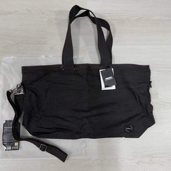 [BUNJANG] LE SSERAFIM x HATCHiNGROOM Collaboration Shoulder Bag / 르세라핌 x 해칭룸 숄더백