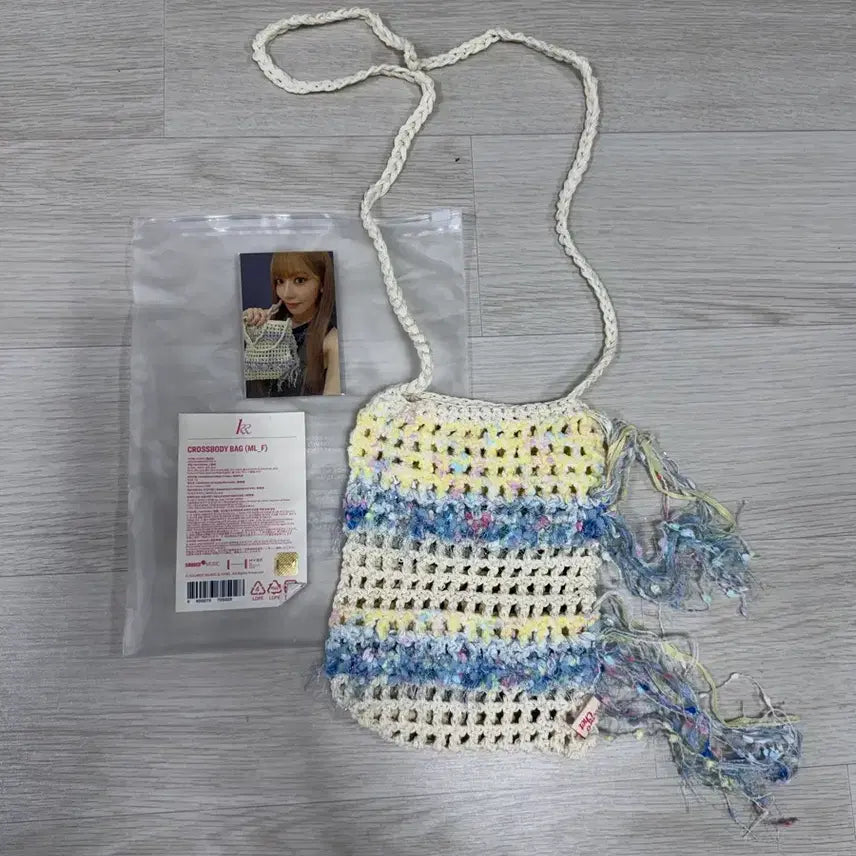 [BUNJANG] LE SSERAFIM Sakura Croche Mini Cross Bag / 르세라핌 사쿠라 디자인 꾸로셰 미니 크로스백