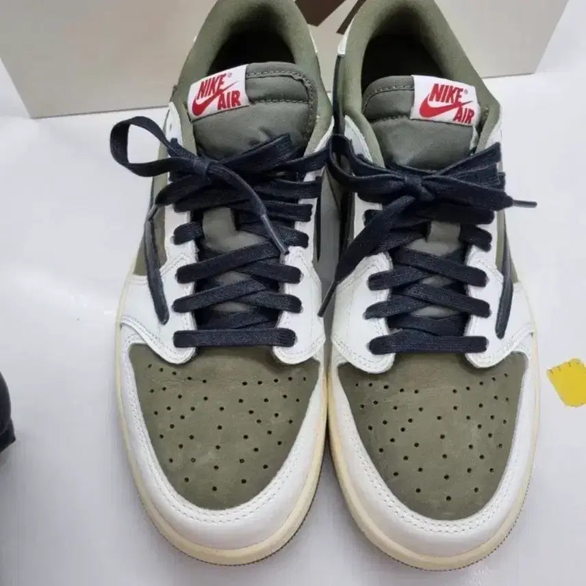 [BUNJANG] Nike x Travis Scott Air Jordan 1 Low Olive / 나이키 스캇 올리브 285  3회착 신발