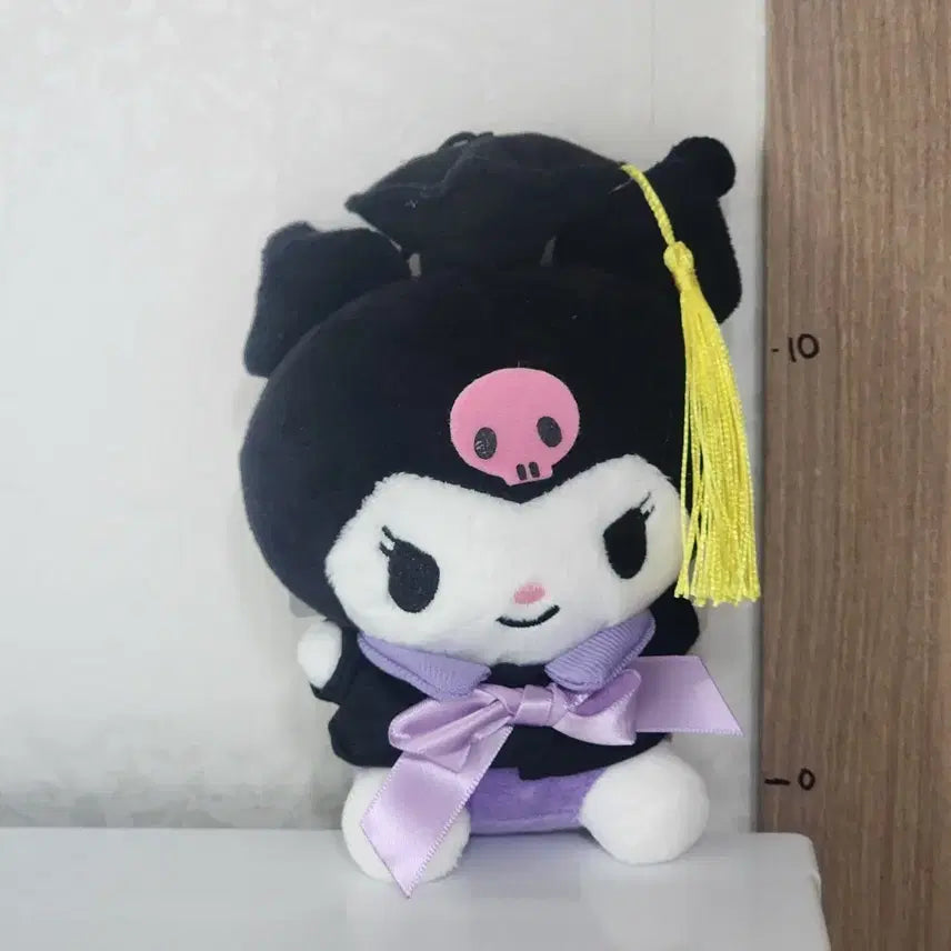 [BUNJANG] Kuromi Graduation Cap Keyring Plush Doll / 쿠로미 학사모 키링 인형