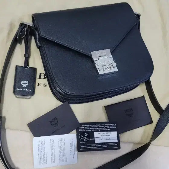 [BUNJANG] MCM Patricia Crossbody Bag Black Leather / MCM 블랙 패트리샤 크로스백 보증서카드포함