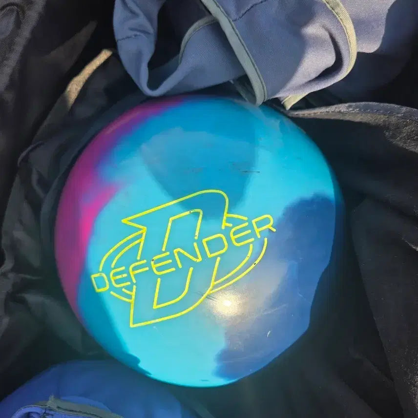 [BUNJANG] Brunswick Defender Bowling Ball 15lb / 볼링공 디펜더 15p 팝니다