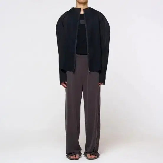 [BUNJANG] Amomento Pleats Black L Size Jacket / 아모멘토 플리츠 블랙 l사이즈 시착만한상품 26시즌