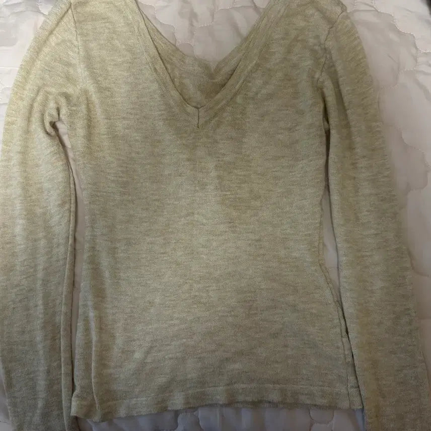 [BUNJANG] Women's Beige V-Neck Long Sleeve T-Shirt / 여성 베이지 브이넥 긴팔티 에이블리 보세