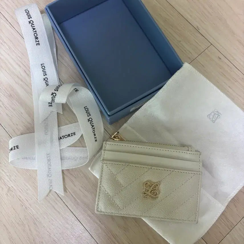 [BUNJANG] Louis Quatorze Card Holder White / 루이까또즈 카드지갑 하얀색