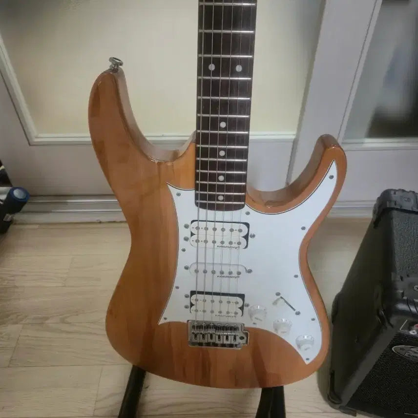 [BUNJANG] Kawasami Electric Guitar with Amplifier / 카와사미 일렉기타 앰프 포함