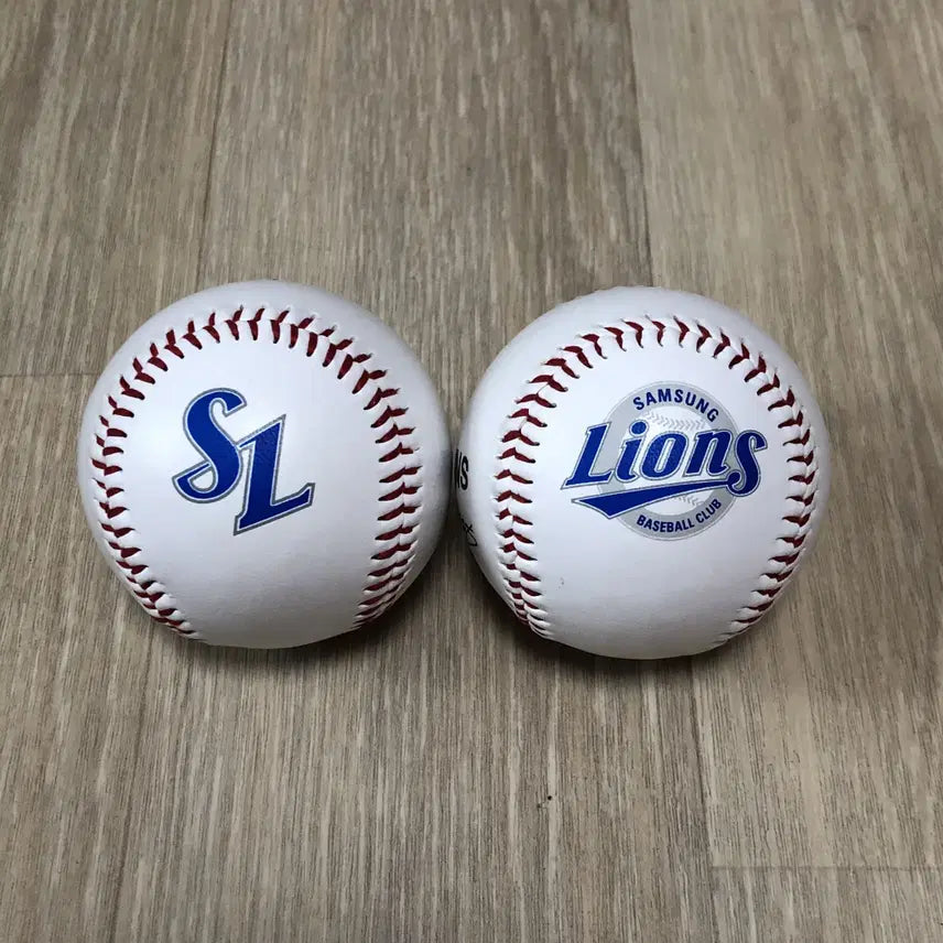 [BUNJANG] Samsung Lions Limited Edition Commemorative Baseball Set (An Ji-man 10 Holds + Jang Won-sam 100 Wins) / 삼성 라이온즈 안지만 10홀드 + 장원삼 100승 기념구 삼성 기념구