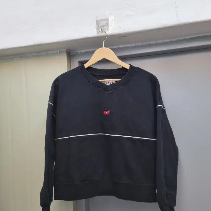 [BUNJANG] Kirsh Fleece Sweatshirt Size 1 / 키르시 기모 맨투맨 1사이즈