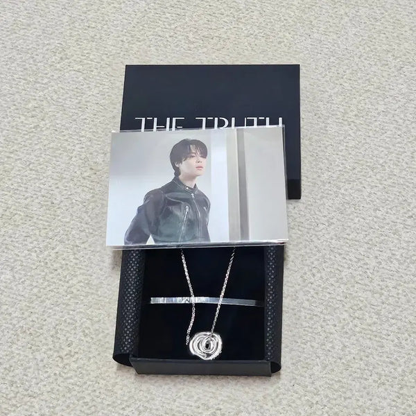 [BUNJANG] BTS Jimin Exhibition Limited FACE Necklace + Photocard / BTS 방탄 지민 전시회 한정 FACE 목걸이+포카