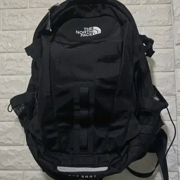[BUNJANG] The North Face Hot Shot Backpack 28L Black / 노스페이스 28L 백팩