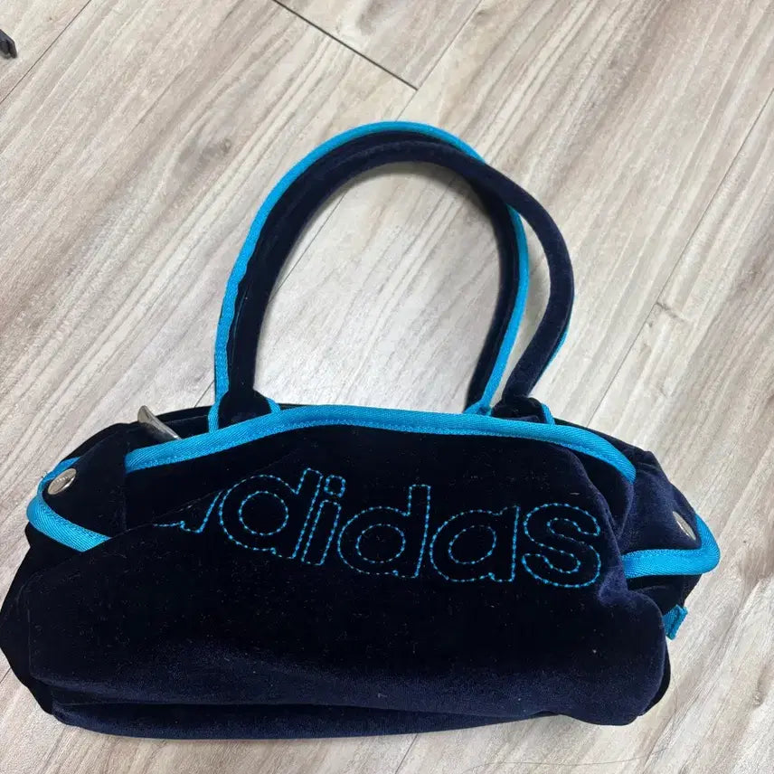 [BUNJANG] Adidas Vintage Velvet Shoulder Bag Navy / 빈티지 아디다스 벨벳 숄더백 네이비
