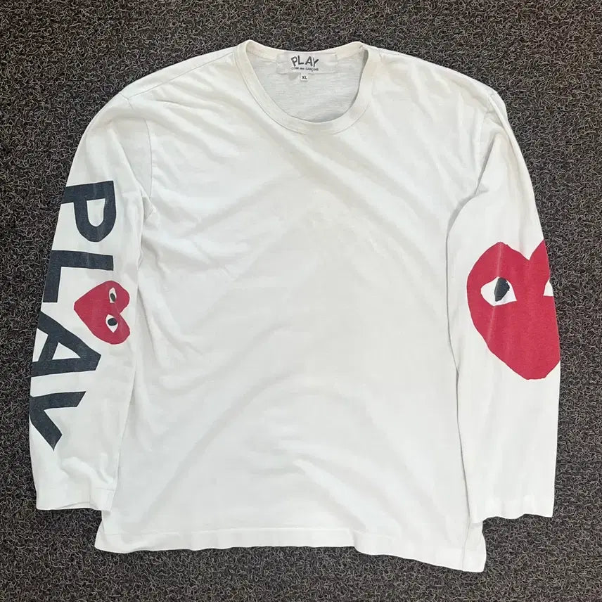 [BUNJANG] Comme des Garçons Big Heart Long Sleeve T-Shirt XL / 꼼데가르송 빅하트 롱슬리브 긴팔 티셔츠 (XL)