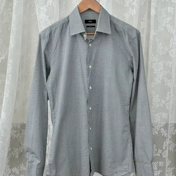 [BUNJANG] Hugo Boss Slim Fit Long Sleeve Shirt Black / 39) 휴고보스 슬림핏 긴소매 셔츠 블랙