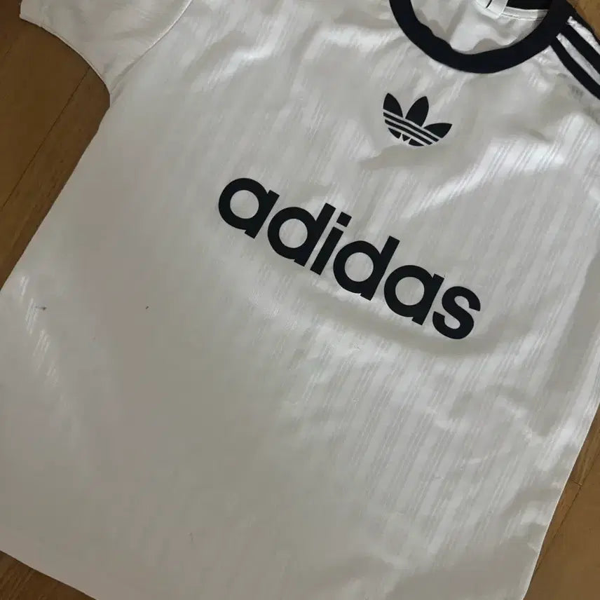 [BUNJANG] Adidas Adicolor Short Sleeve T-Shirt White / 아디다스 아디컬러 반팔 화이트