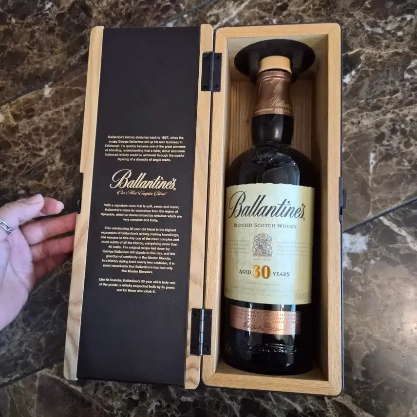 [BUNJANG] Ballantine's 30 Year Old Whisky Empty Bottle with Case / 발렌타인 30년산 위스키 공병 + 케이스