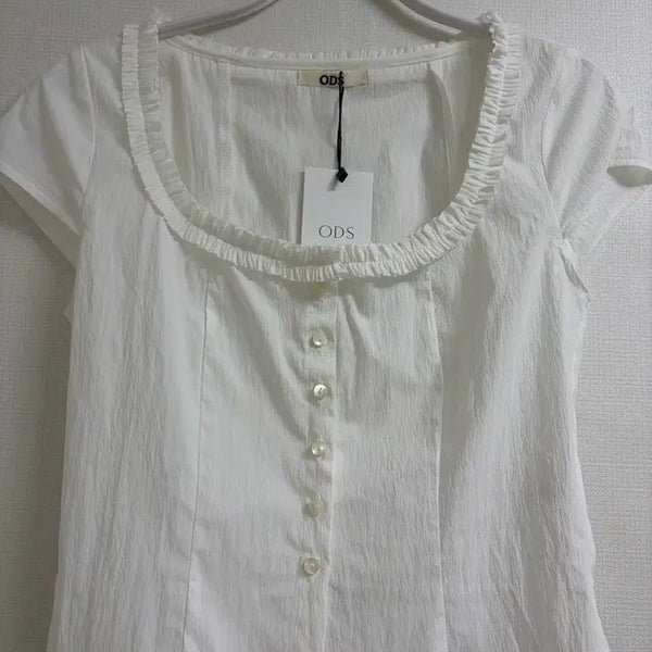 [BUNJANG] ODS Reed Frill Blouse (Ivory) / ODS Reed Frill Blouse (Ivory)