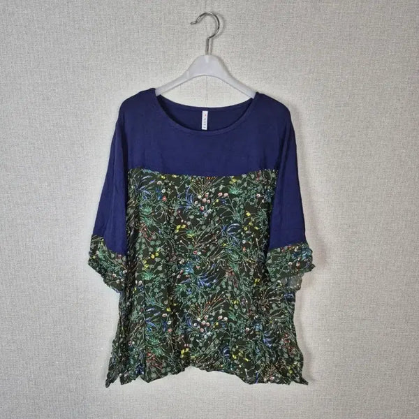 [BUNJANG] Navy Flower Pattern Rayon Blouse / (#88)레이온100% 네이비 플라워 패턴 블라우스