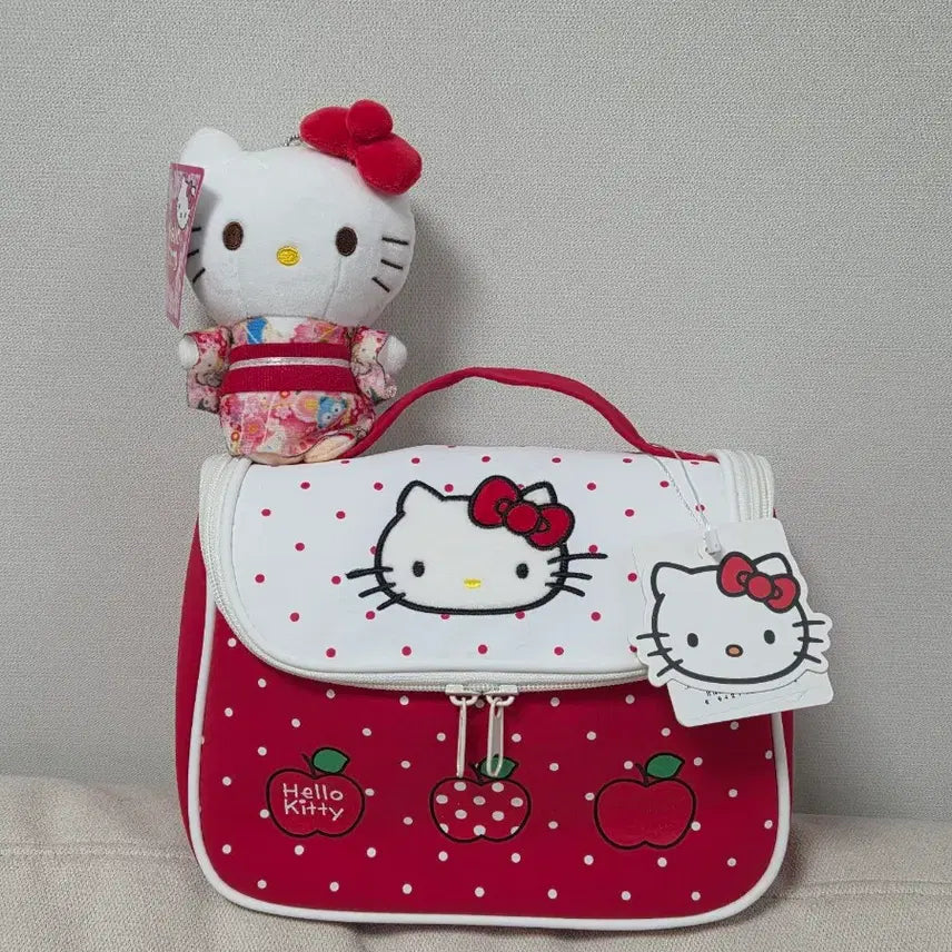 [BUNJANG] Hello Kitty Red Apple Makeup Pouch & Kimono Charm Set / 키티 레드 메이크업 파우치 키링 세트