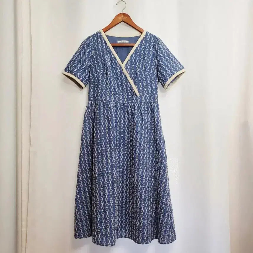 [BUNJANG] Linen Blend Embroidered Dress / 린넨블렌딩 자수원피스 55
