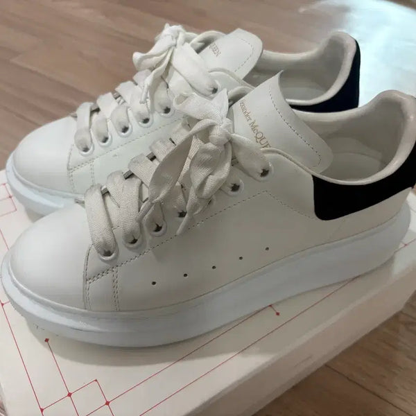 [BUNJANG] Alexander McQueen Oversized Sole Sneakers White/Black / 알렉산더 맥퀸 스니커즈(정품)