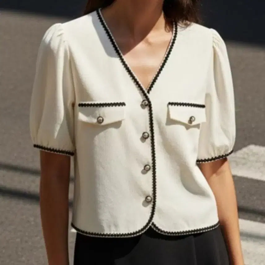 [BUNJANG] Colorblock Puff Sleeve Blouse / 반팔 블라우스 아이보리 블랙 배색