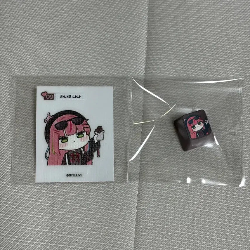 [BUNJANG] Stella Live Nana Valentine's Day Goods - Keycap + Sticker Set / 스텔라이브 발렌타인 굿즈 나나 키캡+띠부씰