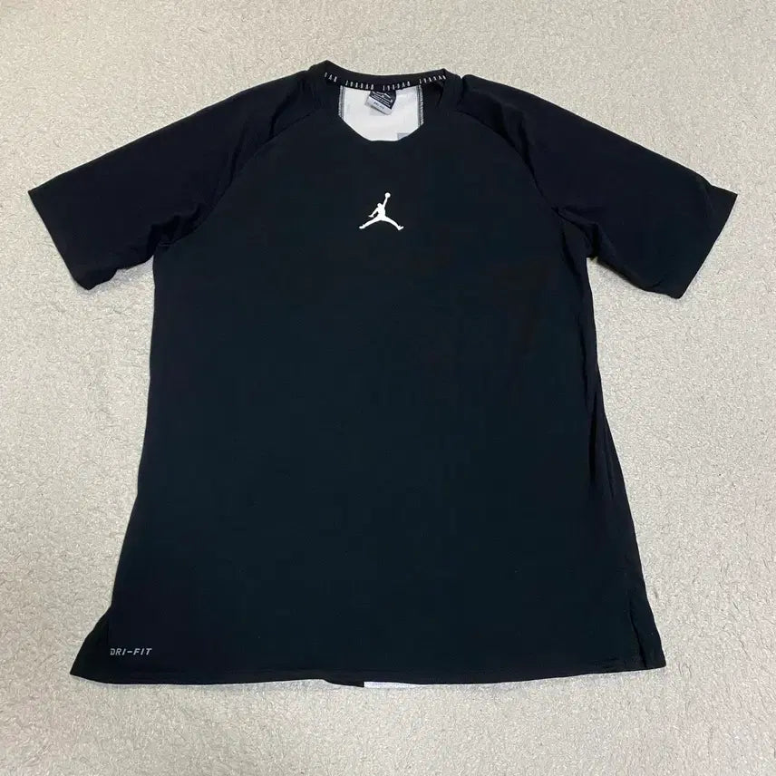 [BUNJANG] Nike Jordan Black T-Shirt L / 나이키 조던 반팔티 블랙 L 105