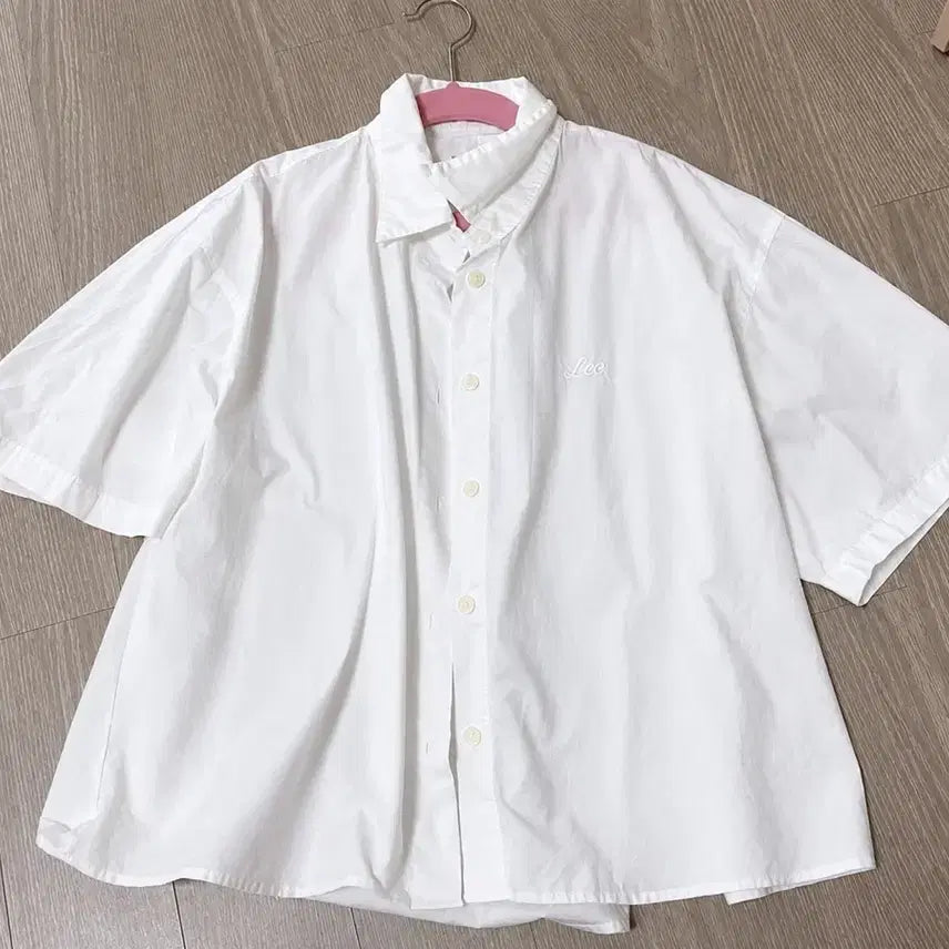 [BUNJANG] Lee White Embroidered Logo Short Sleeve Shirt / Lee 반팔셔츠