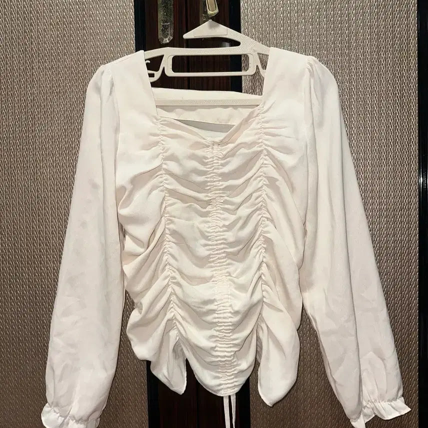 [BUNJANG] Pleated Shirring Blouse - Ivory/Beige / 주름 셔링 블라우스 아이보리 베이지 블라우스
