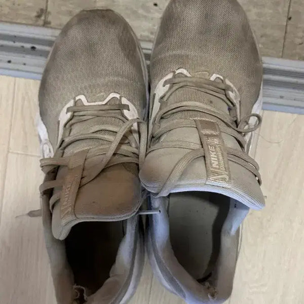 [BUNJANG] Nike Running Shoes 285 / 나이키 런닝화 285
