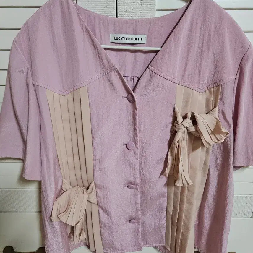 [BUNJANG] Lucky Chouette Pleated Ribbon Blouse / 럭키슈에뜨 플리츠 리본 블라우스