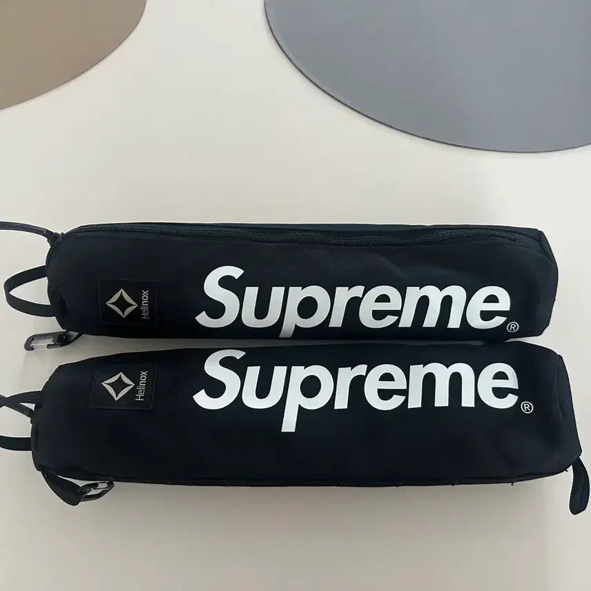 [BUNJANG] Supreme x Helinox Tactical Field Stool Set / 슈프림 x 헬리녹스 택티컬 필드 스툴 세트