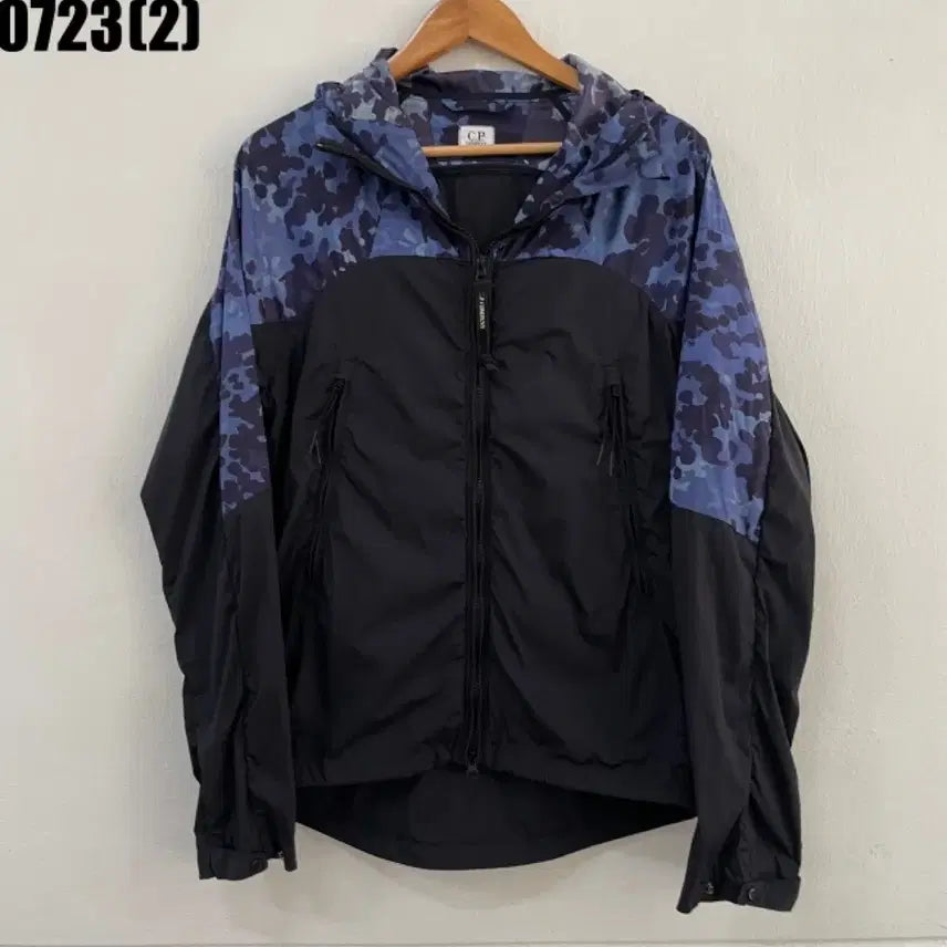 [BUNJANG] CP Company Blue Camo Pattern Windbreaker / CP컴퍼니 바람막이 블루 카모 패턴