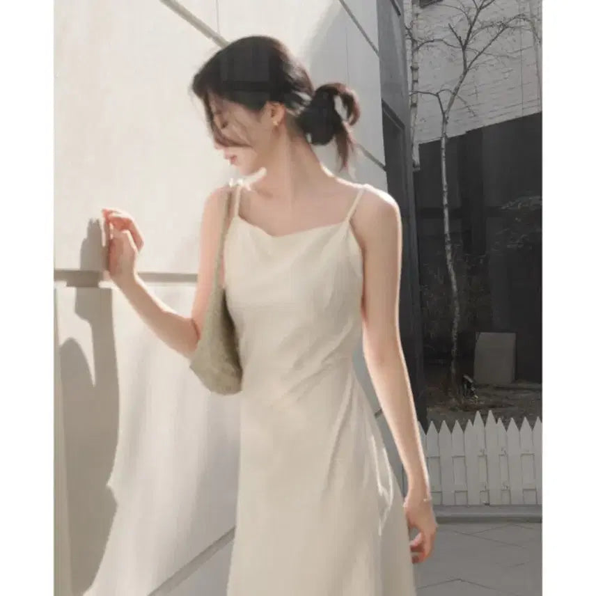 [BUNJANG] Uur Pearly Sleeveless Dress Ivory / 유유알 펄리 슬리브리스 원피스