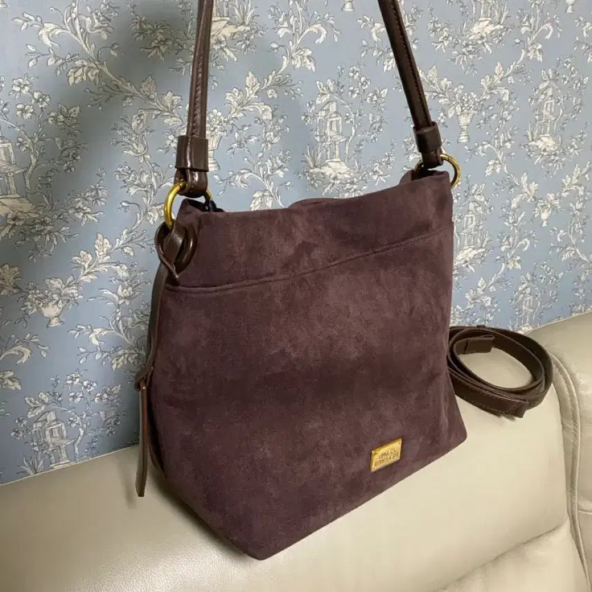 [BUNJANG] Suede Crossbody Shoulder Tote Bag / 스웨이드 크로스백 숄더백 토트백