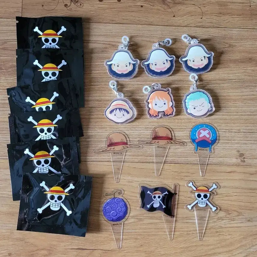 [BUNJANG] Baskin Robbins One Piece Keychain Bundle Set / 일괄)베스킨원피스 키링 베라원피스키링 베스킨라빈스 원피스키링 나미키링 루피키링 조로키링 베스킨쵸파