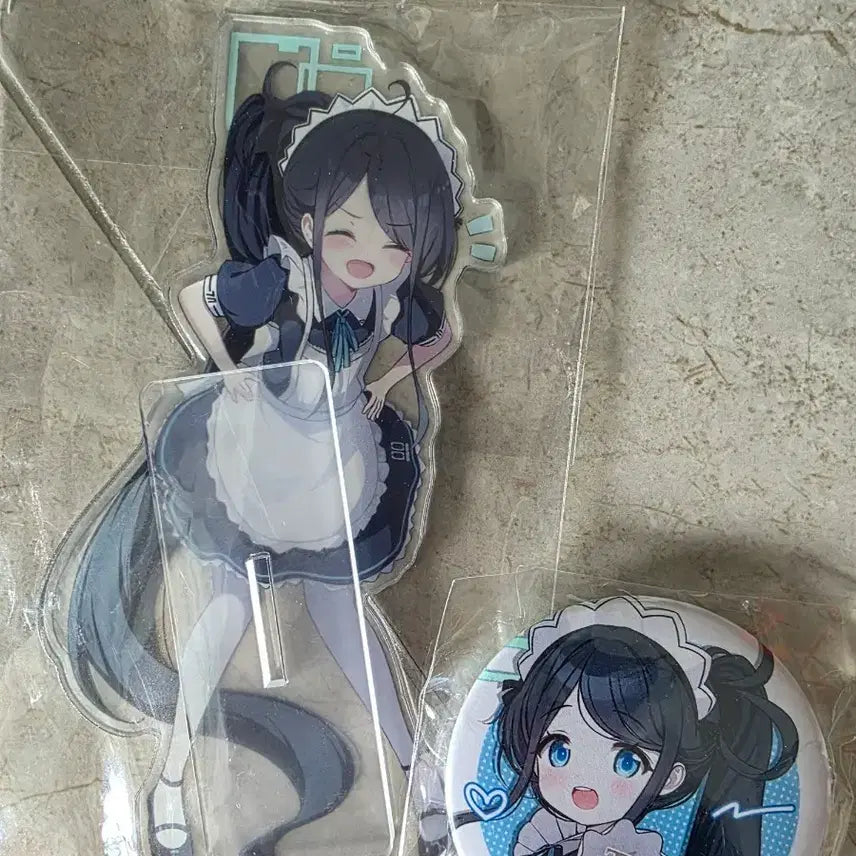 [BUNJANG] Blue Archive Aris Acrylic Stand & Can Badge Set / 블루아카이브  아리스 굿즈 팝니다