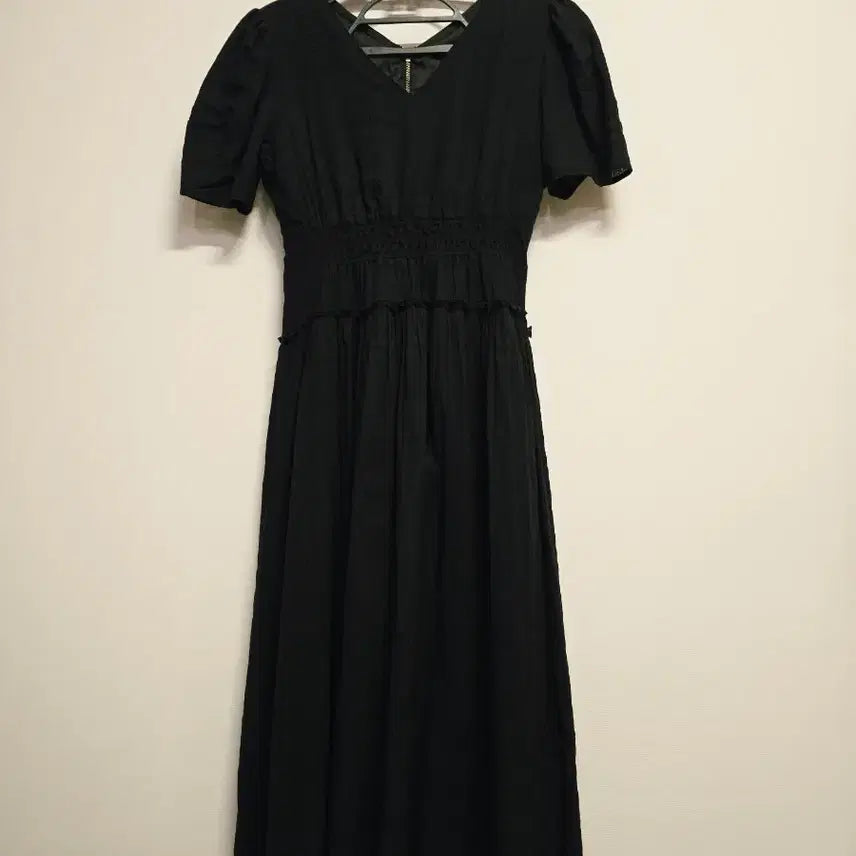 [BUNJANG] Sisley Black Puff Sleeve Maxi Dress (Size 85) / 시슬리 블랙 퍼프소매 맥시 원피스85