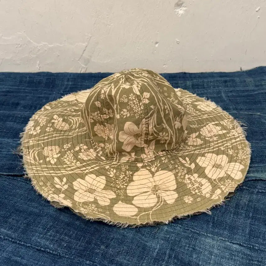 [BUNJANG] Reversible Floral Fringe Wide Brim Sun Hat / Reversible Floral Fringe 와이드 브림 선햇